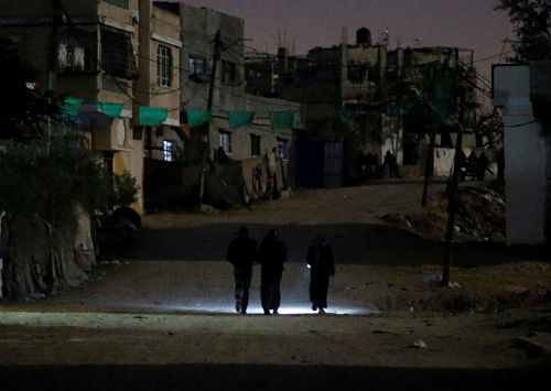 Une journée ordinaire sans eau et sans électricité à Gaza